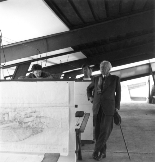 FRANK LLOYD WRIGHT & APPRENTICES IN THE DRAFTING STUDIO AT TALIESIN WEST