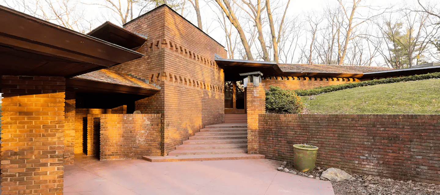 palmer house exterior